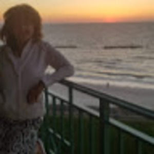 Meet your Posher, Laurie